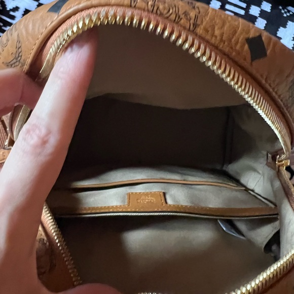 Authentic MCM studded small backpack cognac like new condition! Must go ✨ - Picture 4 of 4